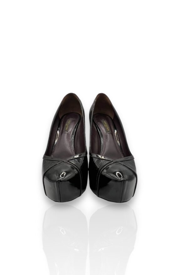 BLACK PATENT LEATHER TAMARA PUMPS - LOUIS VUITTON - Image 6